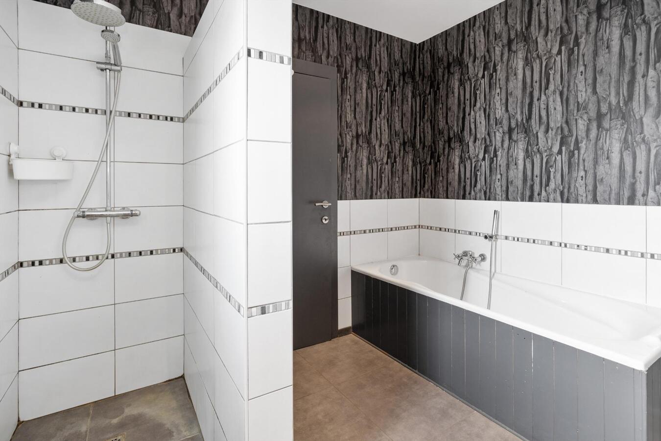 Recent gerenoveerde woning op 668m² 