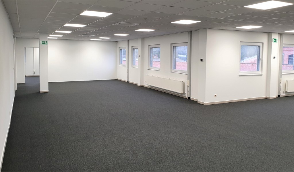 Instapklare kantoorruimte te huur vlakbij E40/R4 in Gent