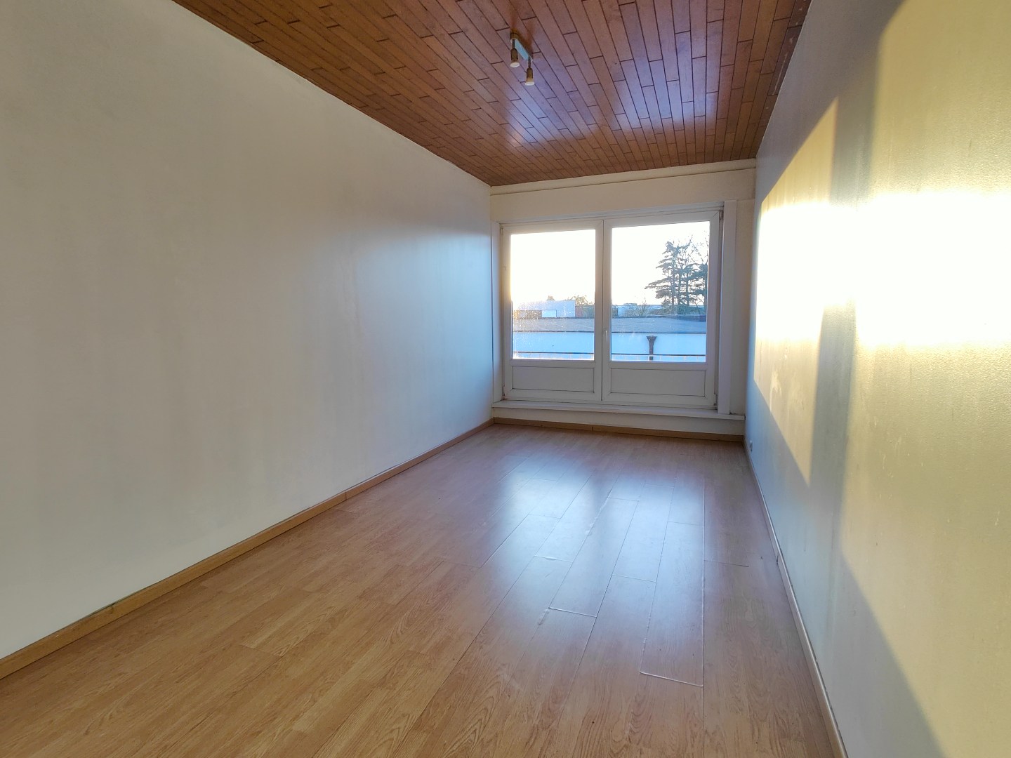 Appartement op het 1e verdiep met 2 slaapkamers en aparte berging 