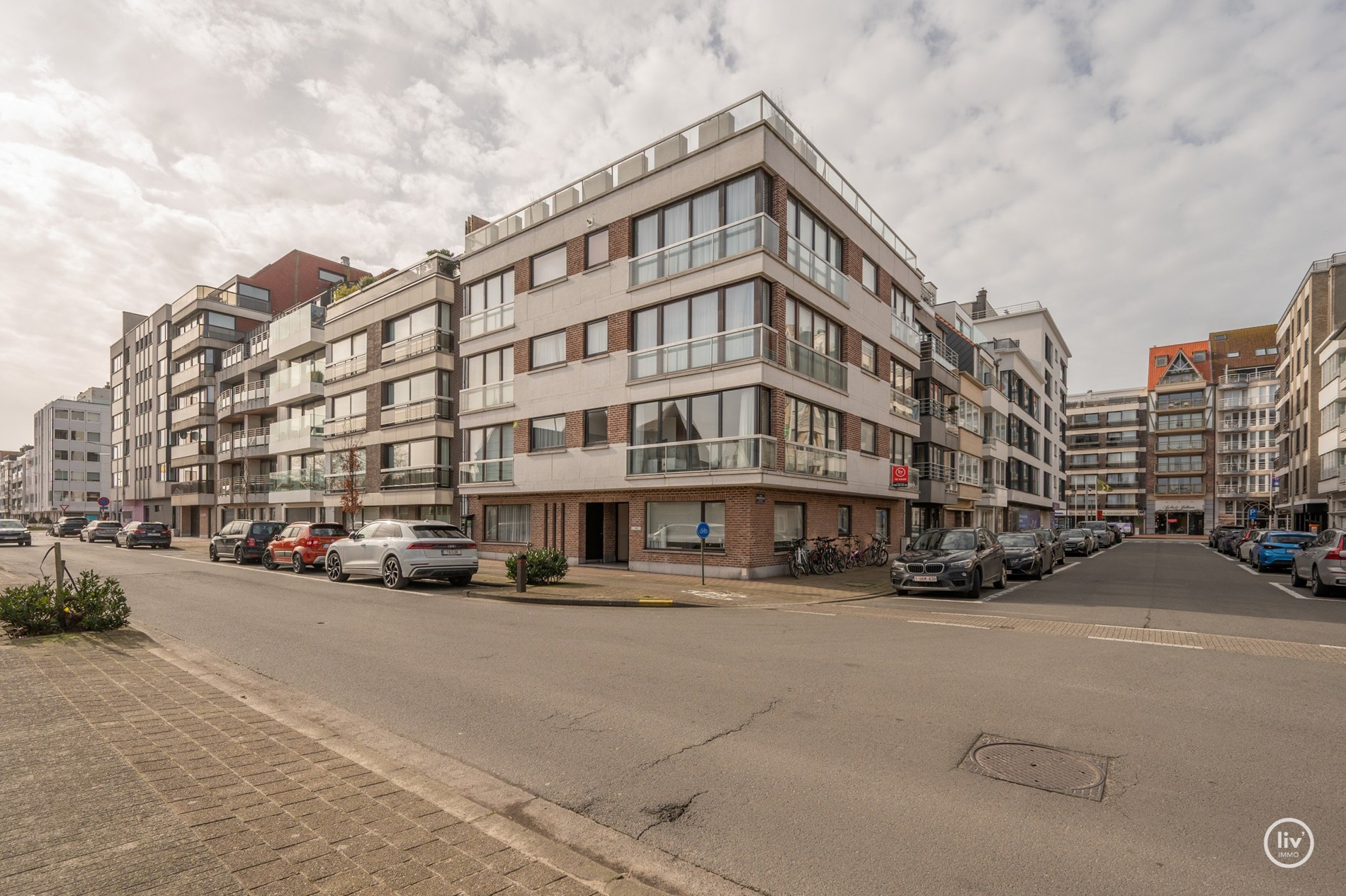 Lichtrijk 1-slaapkamerappartement op een aangename ligging vlakbij de Lippenslaan te Knokke. 