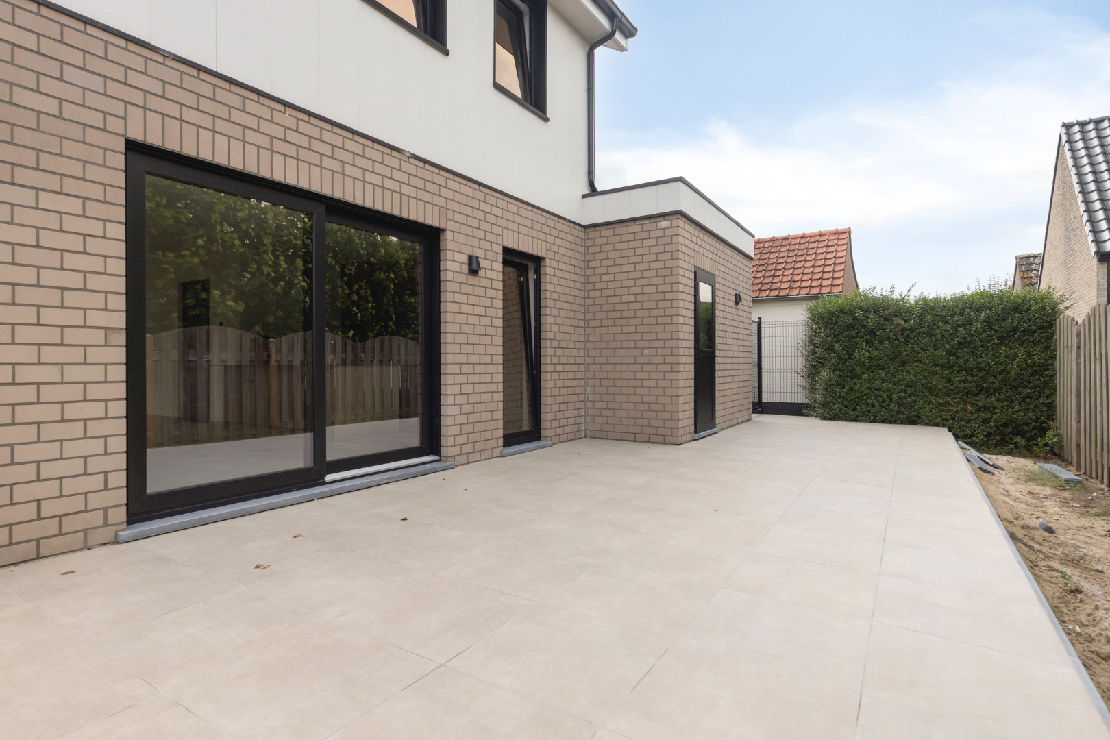 Heikant (NL) – Moderne vrijstaande woning met verrassend veel ruimte, energiezuinig comfort en mogelijkheden voor werken aan huis 