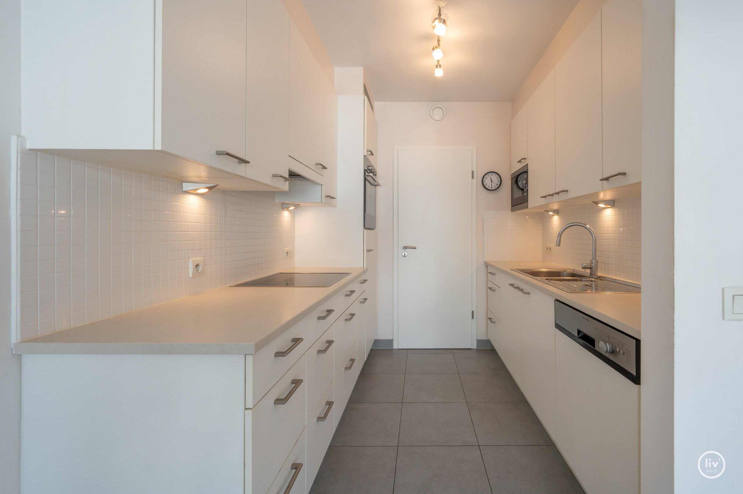 Instapklaar  2-slaapkamerappartement op een centrale ligging te Bayauxlaan in Knokke. 