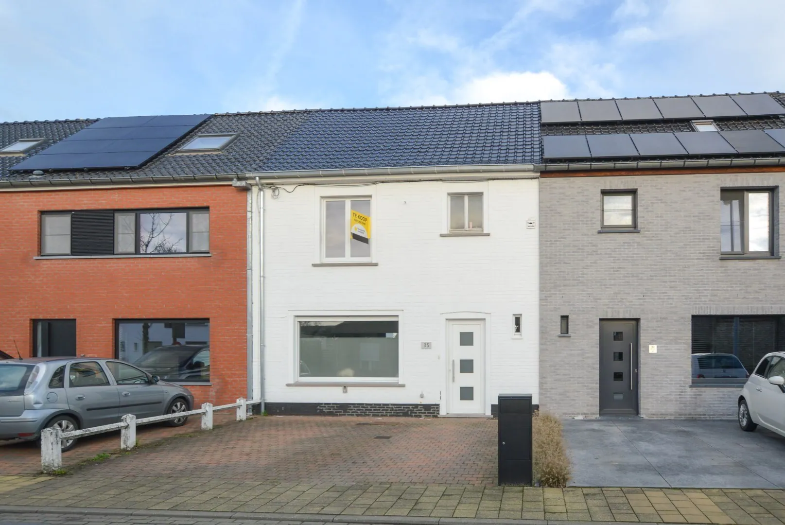 Gerenoveerde rijwoning met 4 slpks in het centrum van Ichtegem