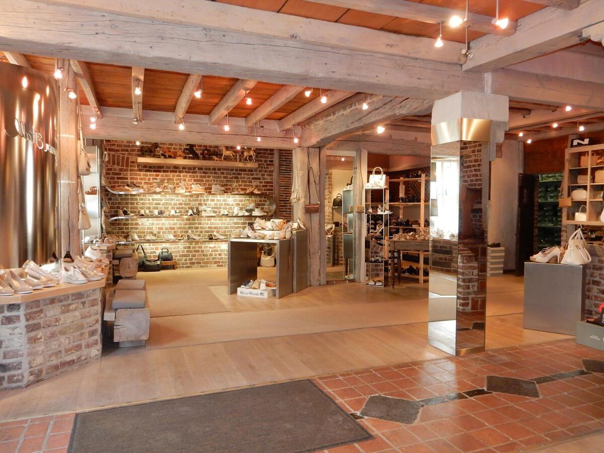 Prachtige handelszaak op commerciële ligging 