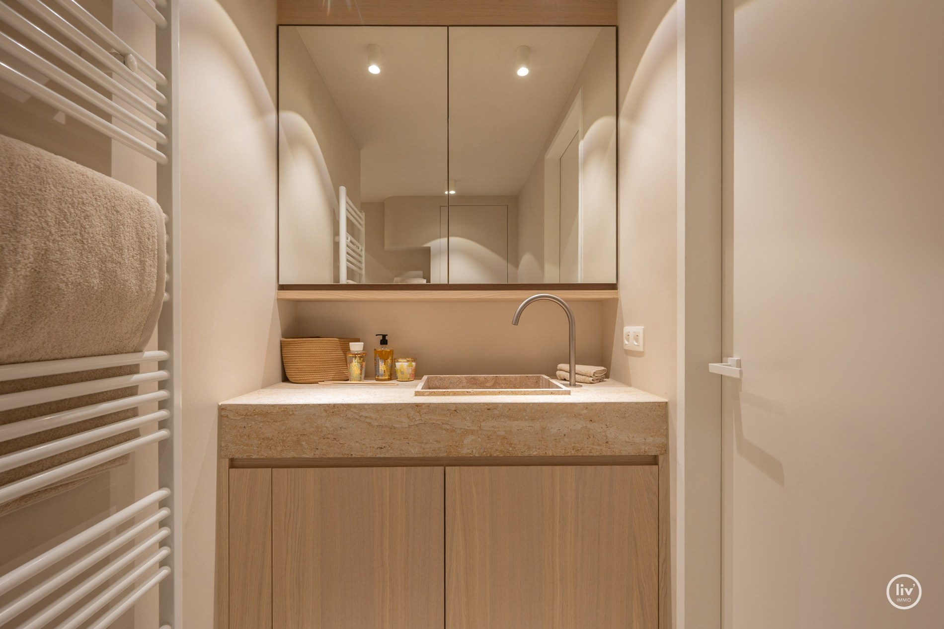 Appartement de plus de 3 chambres avec des finitions très luxueuses et possibilité de garage dans l'immeuble. 