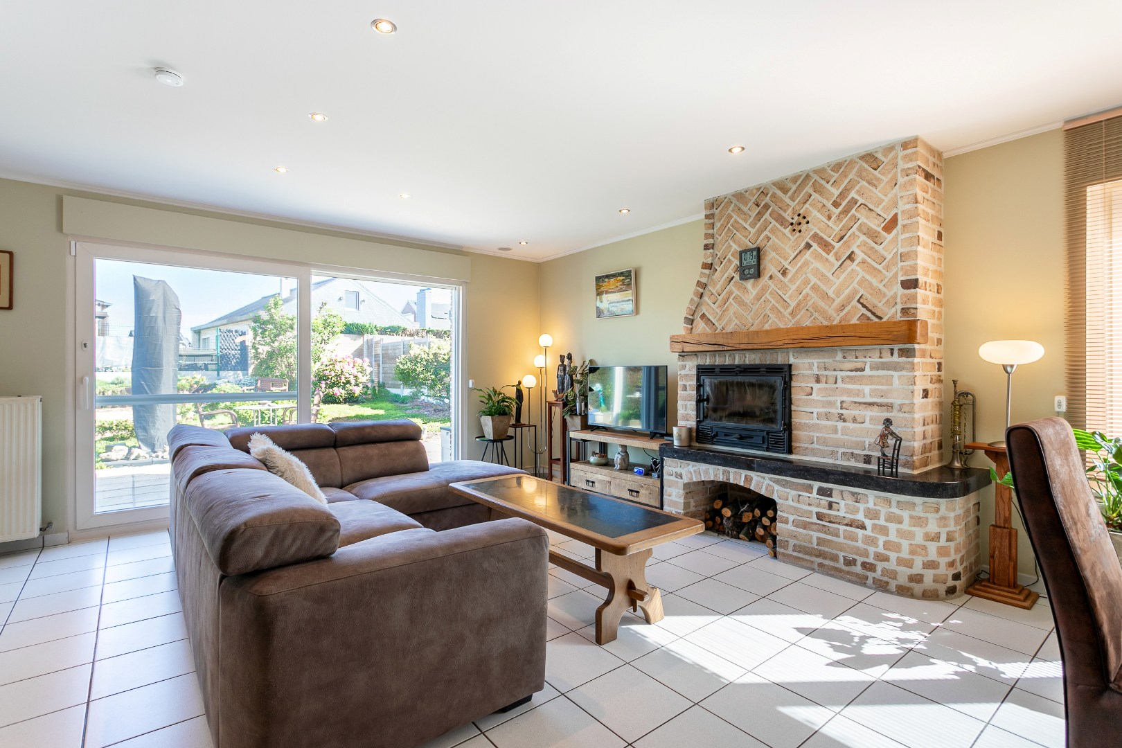 Instapklare gezinswoning met 3 slpk. en ruime tuin 