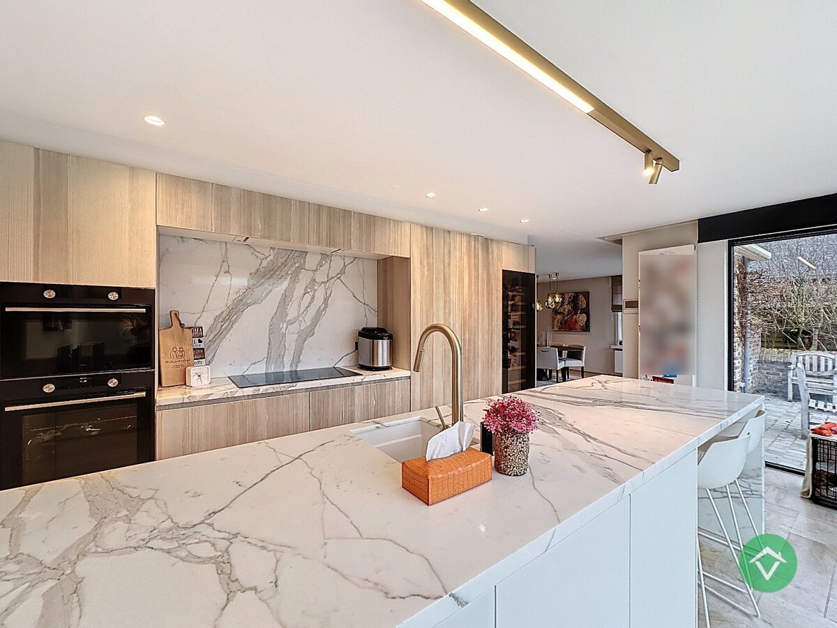 Exclusieve alleenstaande villa met zonnige tuin in een gegeerde woonomgeving te Koekelare 