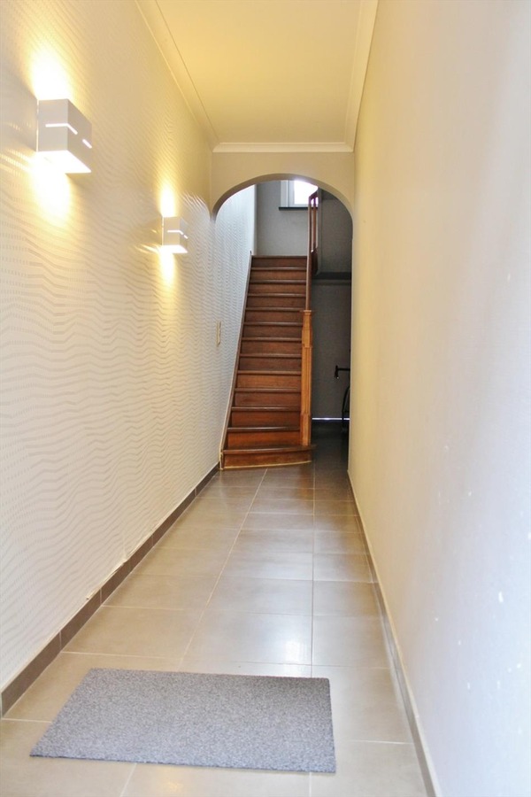 Ruime stadswoning met 2 slaapkamers en garage 