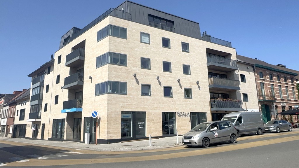 Commercieel gelijkvloers kantoor te huur nabij het station Wetteren