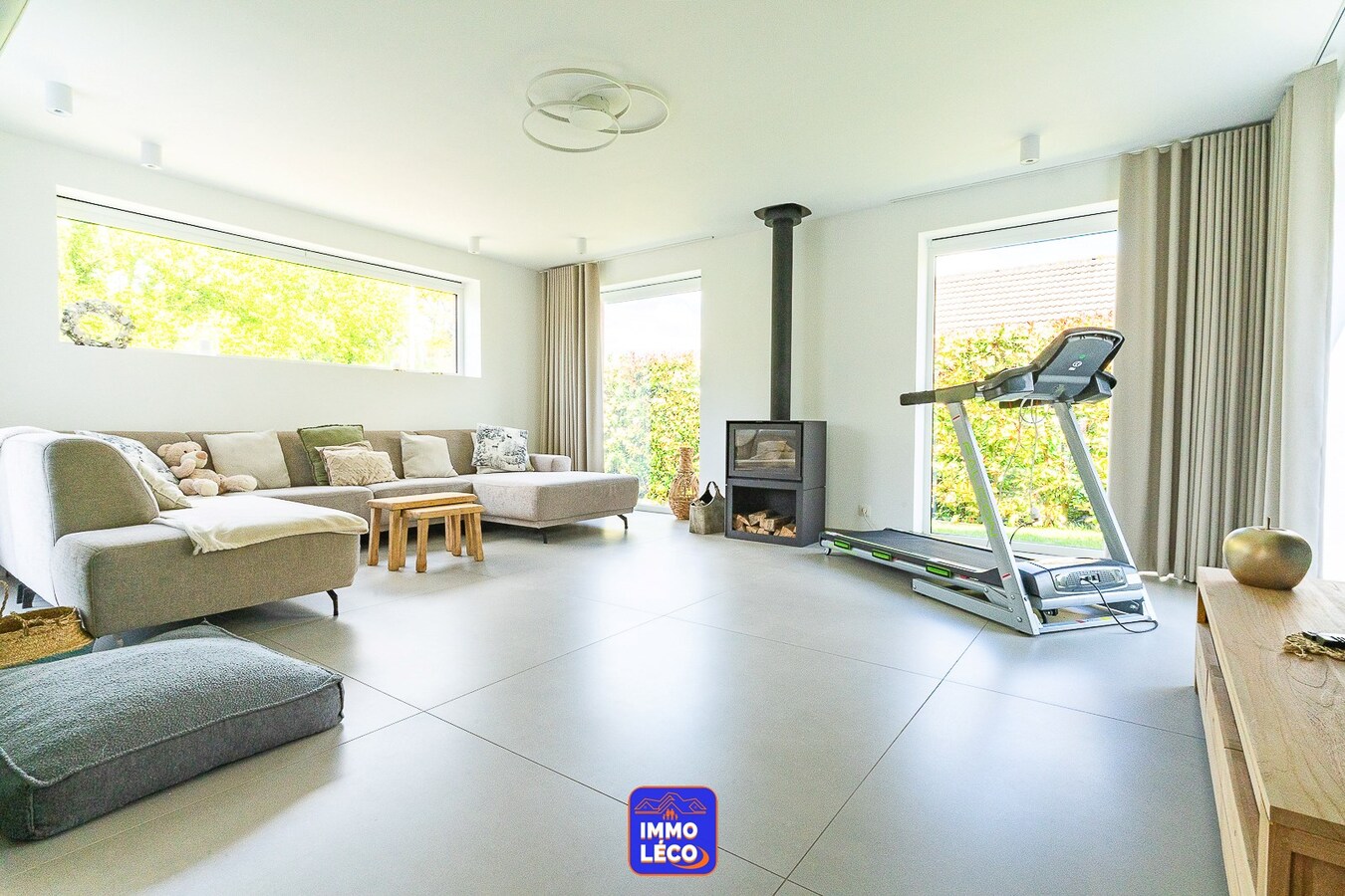 Semi "Plain-Pied" 6 chambres, 2 salles de bains, jardin, carport 2 voitures, COUP DE COEUR ! 