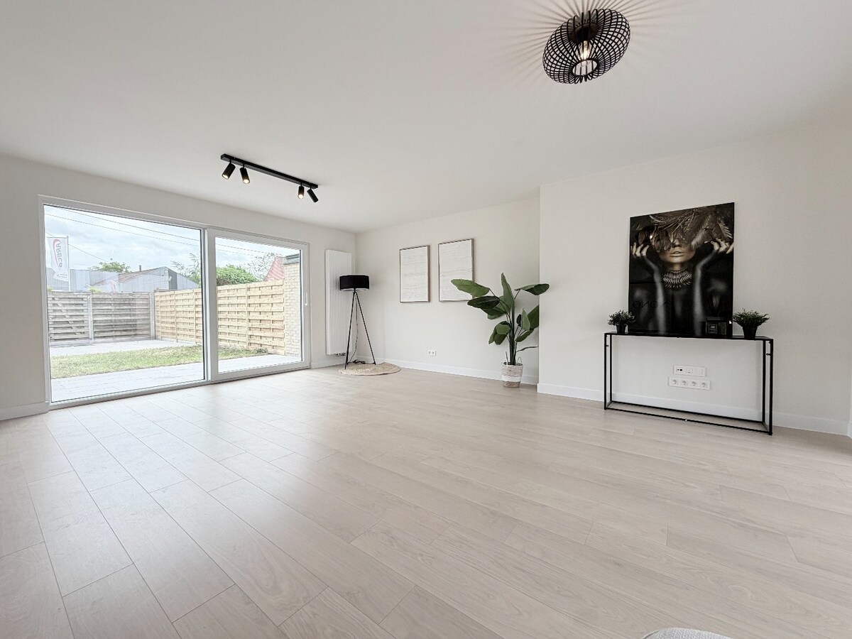 Fantastische 4-slaapkamerwoning in gegeerde buurt te Heule *** NONO INSPIRED *** 