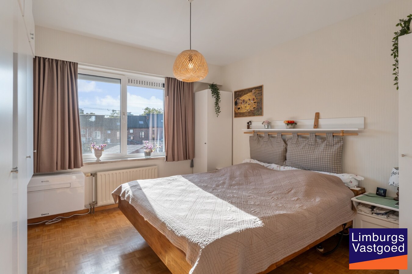 Ruim en centraal gelegen appartement, 2 slpk, met terras en garage 
