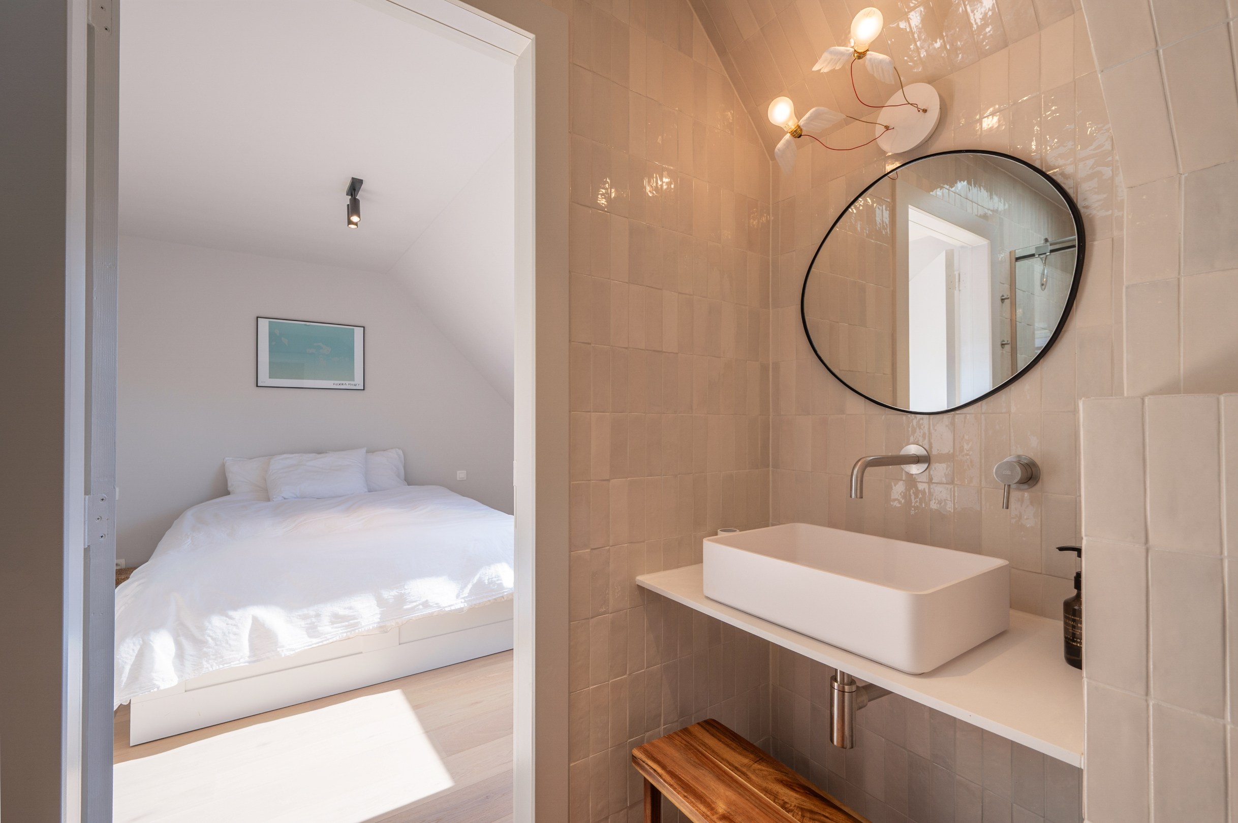 Stijlvol appartement met 2 zonnige terrassen op een toplocatie in Knokke Centraal gelegen tussen zeedijk en Lippenslaan. 