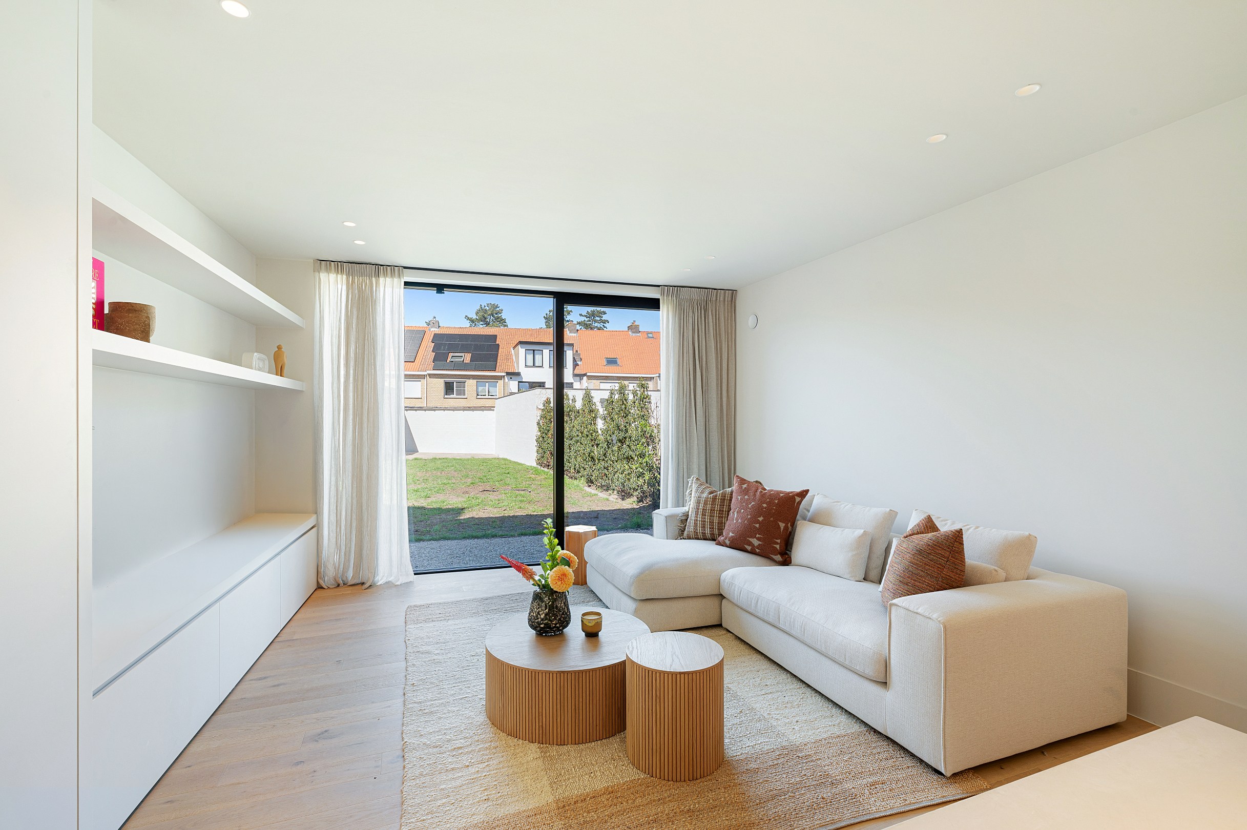 Prachtig afgewerkte nieuwbouwwoning met 4 slaapkamers gelegen in het oude Knokke. 