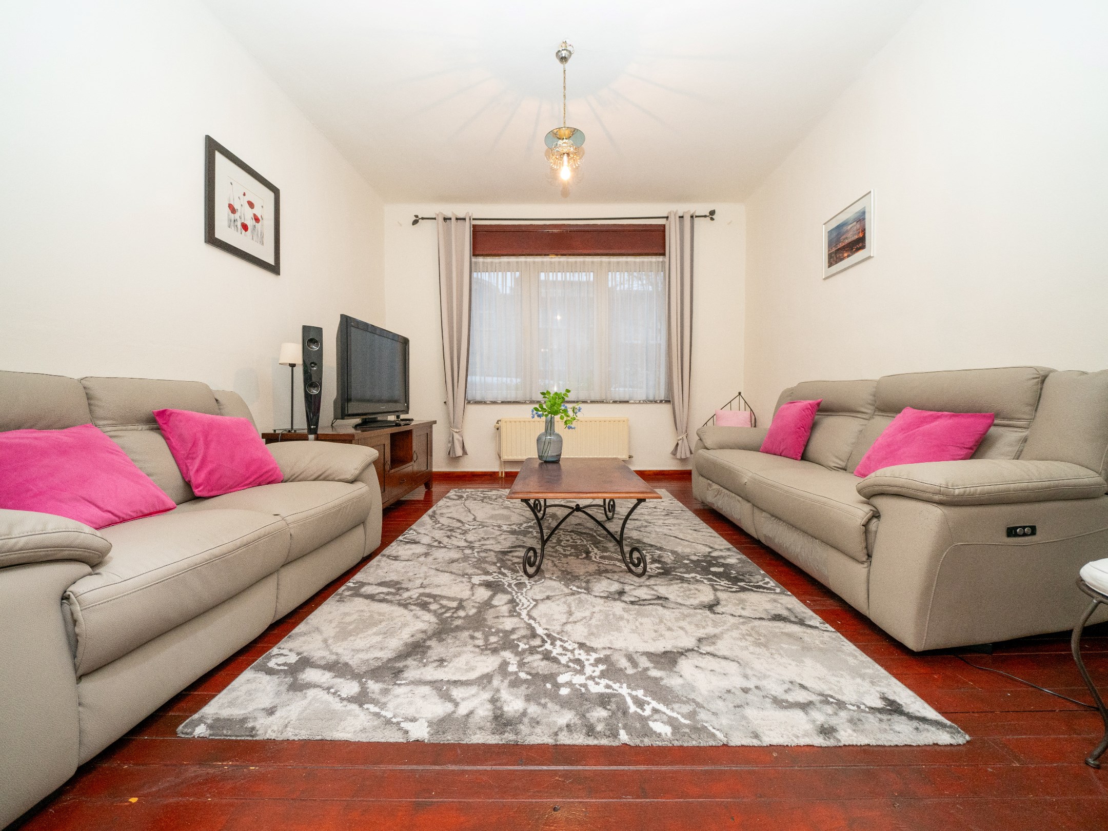 Opbrengstwoning met 3 units op zeer gunstige locatie 