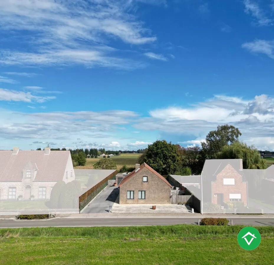 Alleenstaande woning met 3 slaapkamers en garage te Koekelare 