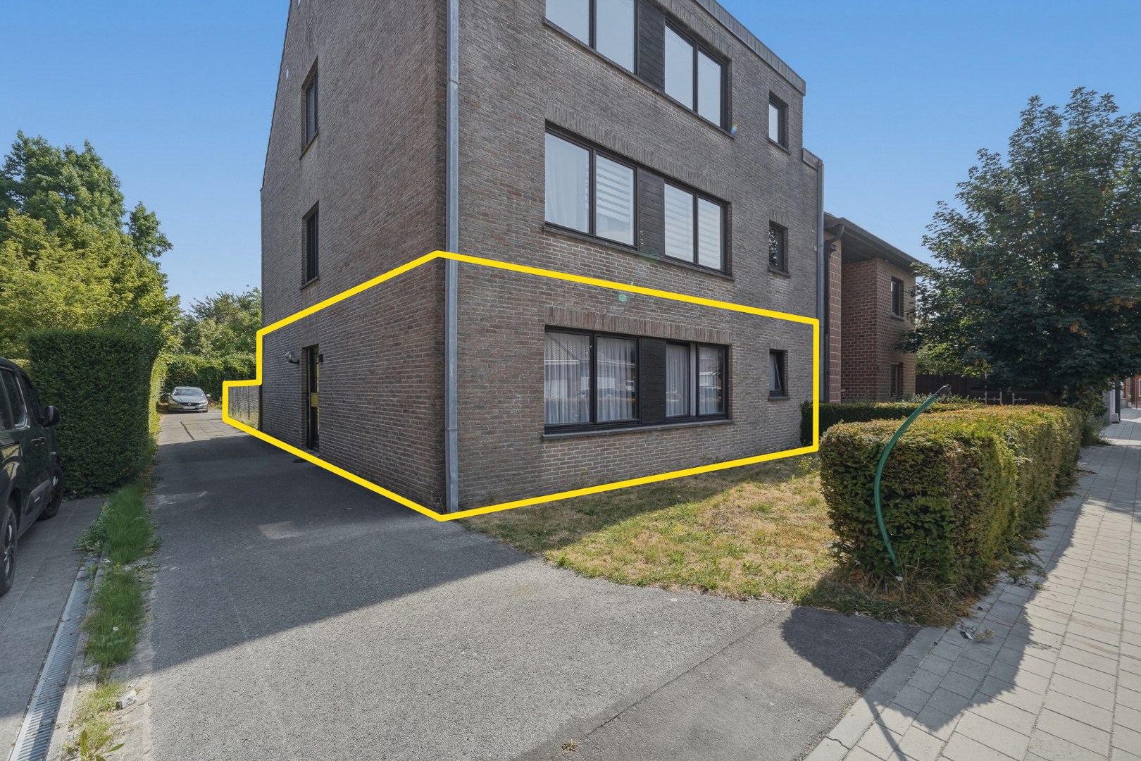 Gelijkvloers appartement met 3 slaapkamers en tuin te Oudenburg 