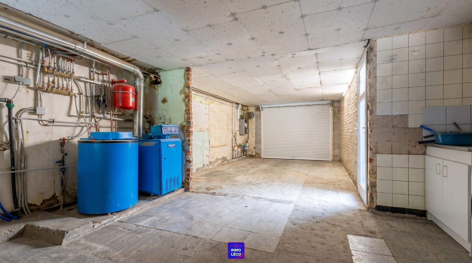 Maison "Bel-Etage" entièrement rénovée avec garage et grand jardin. COUP DE COEUR ! 