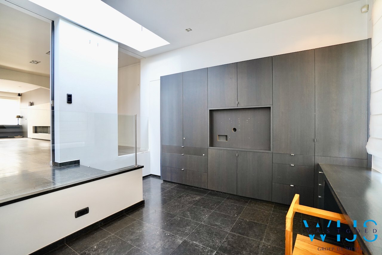 Schitterend karaktervol woonhuis met 5 slaapkamers te Assenede ! 