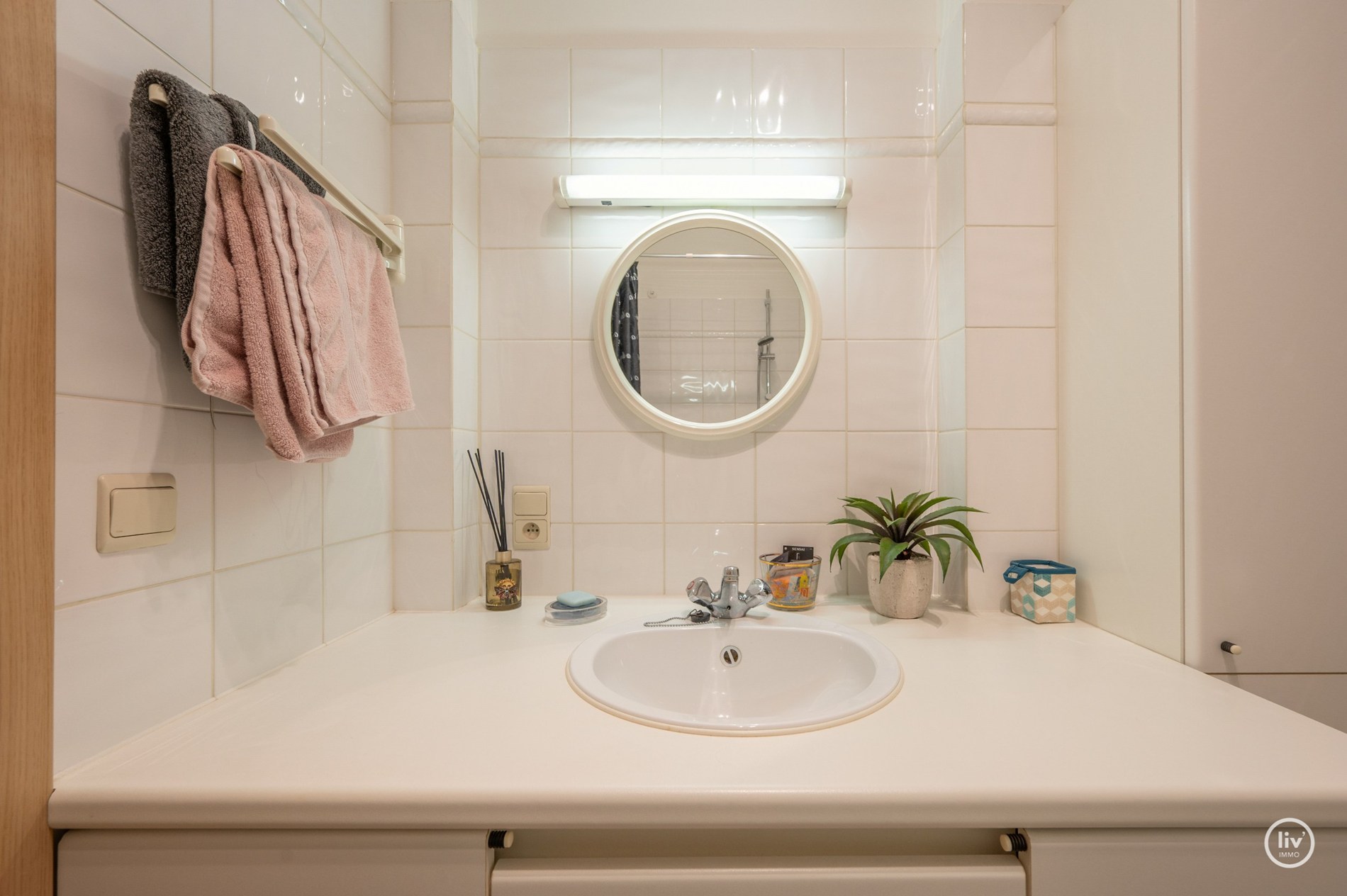 Instapklaar gelijkvloers-appartement op wandelafstand van de Zeedijk-Albertstrand. 