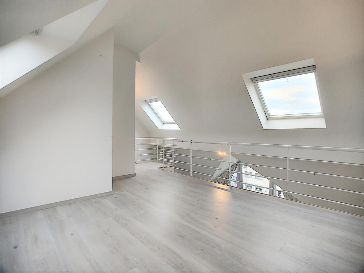 Knap duplexappartement/penthouse met zonneterras - Heist 