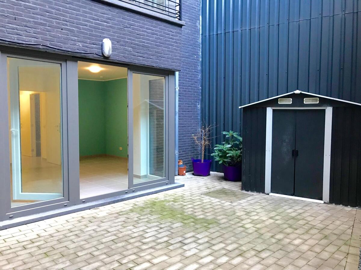 INSTAPKLAAR APPARTEMENT MT TERRAS OP ZUCHT VAN ZEE OOSTENDE 