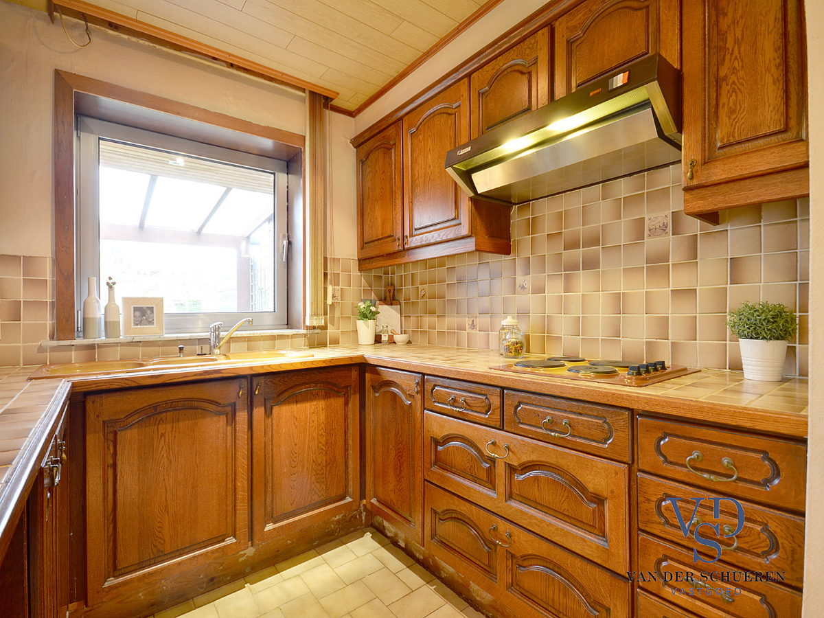 Tijdloze villa in residentiële wijk te Nazareth. 