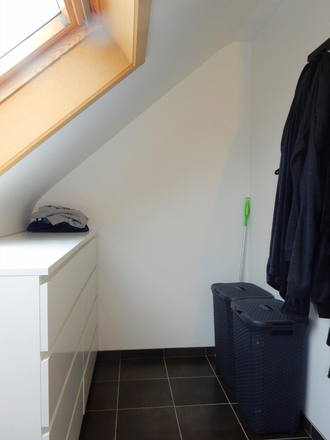 Te huur: ruime woning met 3 slaapkamers, tuin en garage 