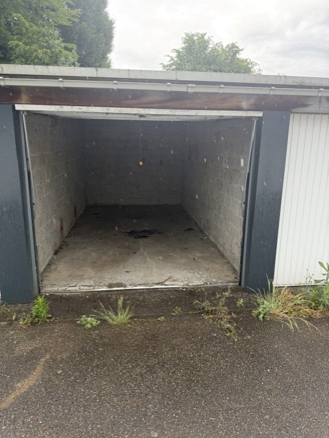 2 garages beschikbaar om te huren in het centrum van Geel 