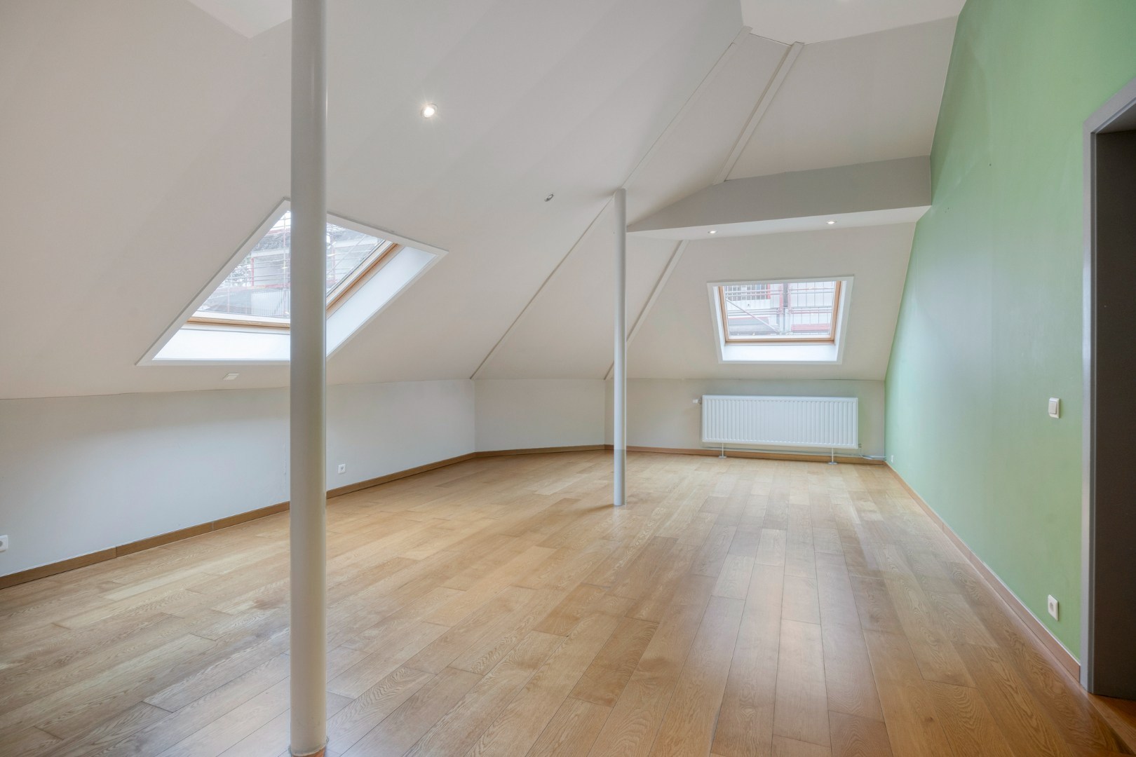 Appartement met 3 slaapkamers, autostaanplaats en terras in het centrum van Lubbeek – EPC 220 kWh/m² - bewoonbare opp. 182 m² 
