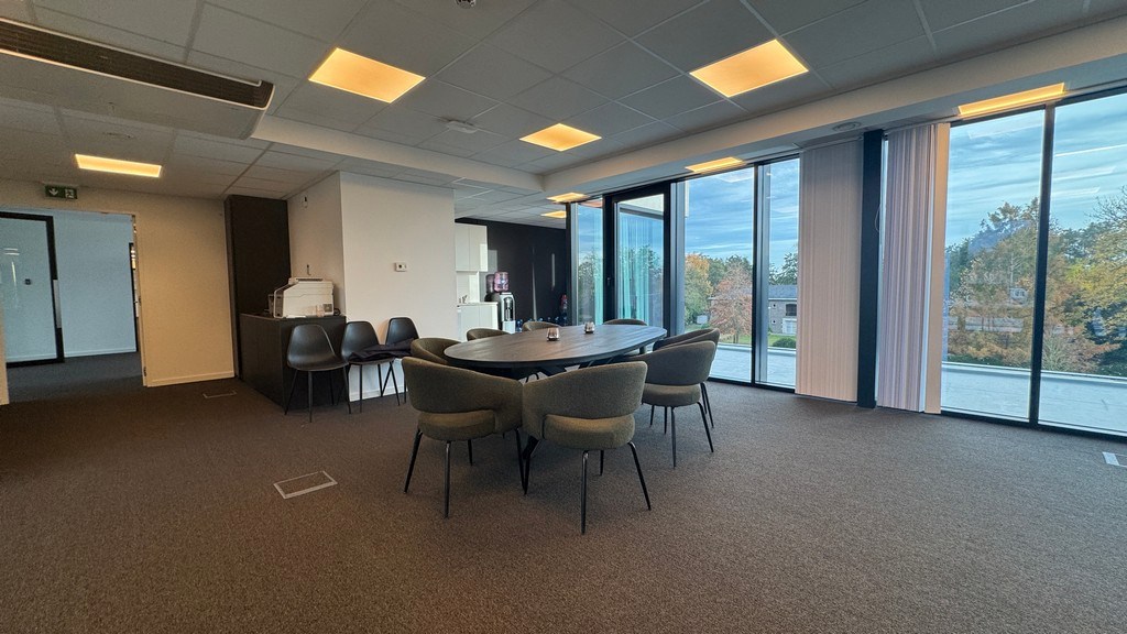 Mooi ingerichte kantoren te huur op zichtlocatie in Sint-Martens-Latem