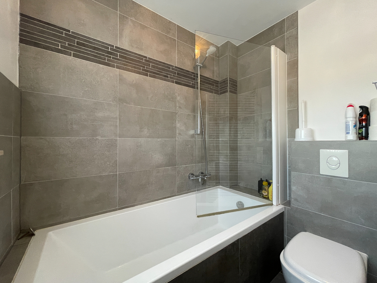 Woning met 3 slaapkamers en tuin te Roeselare! 