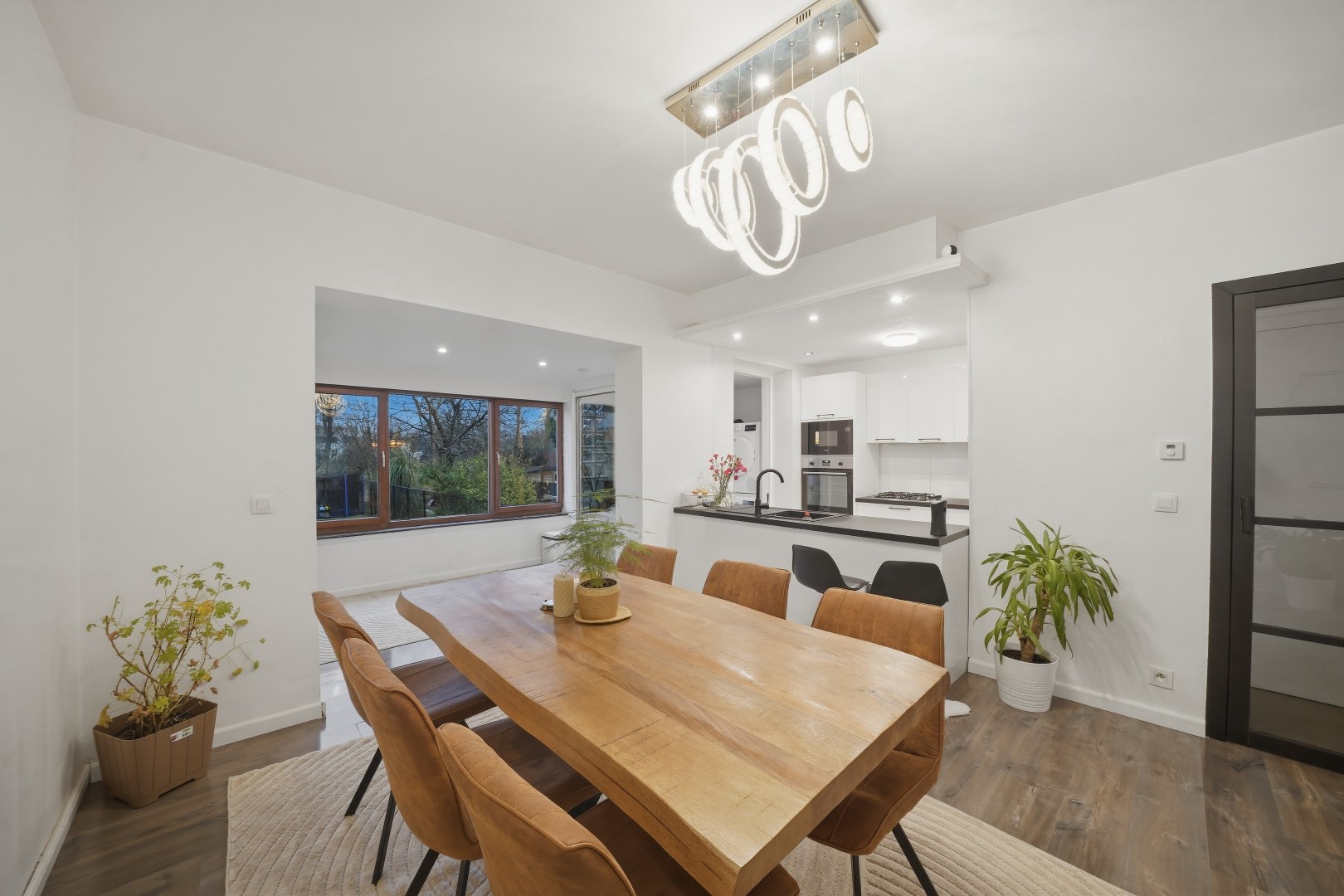 Instapklare woning met diepe tuin te Oostende 