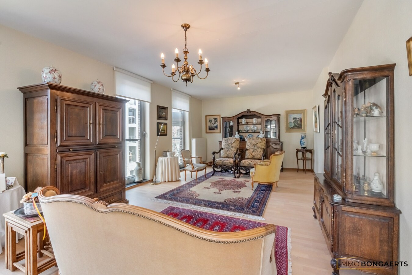 Ruim appartement met zicht op het stadsplein in het centrum van Genk 