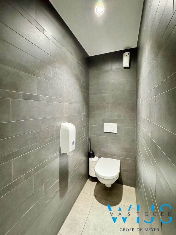 Instapklaar handelspand/lunchzaak in hartje Wachtebeke ! 