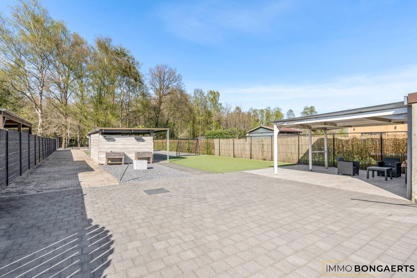 Gerenoveerde woning met vier slaapkamers 