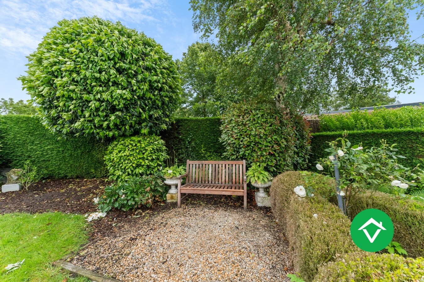 Alleenstaande woning met 4 slaapkamers en dubbele garage te Koekelare 