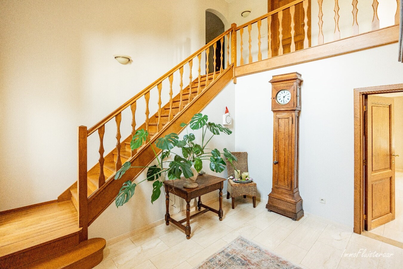 Prachtige villa met een ruim stalgebouw op ca. 2,2 ha te Dilsen-Stokkem 