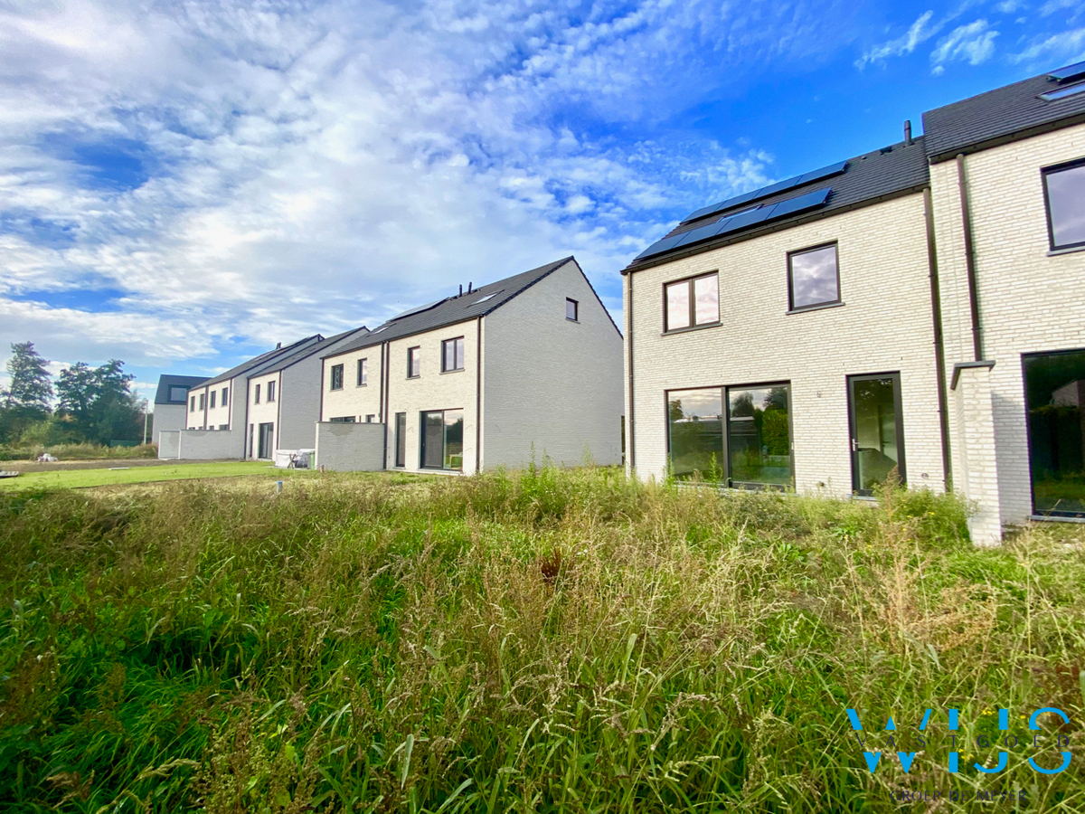 Tijdloze nieuwbouw met 4 slaapkamers te ERTVELDE ! 