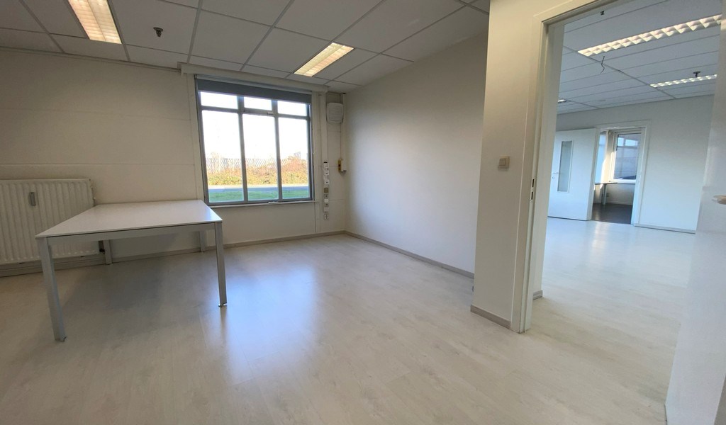 Budgetvriendelijk kantoor te huur vlakbij E40 in Wetteren