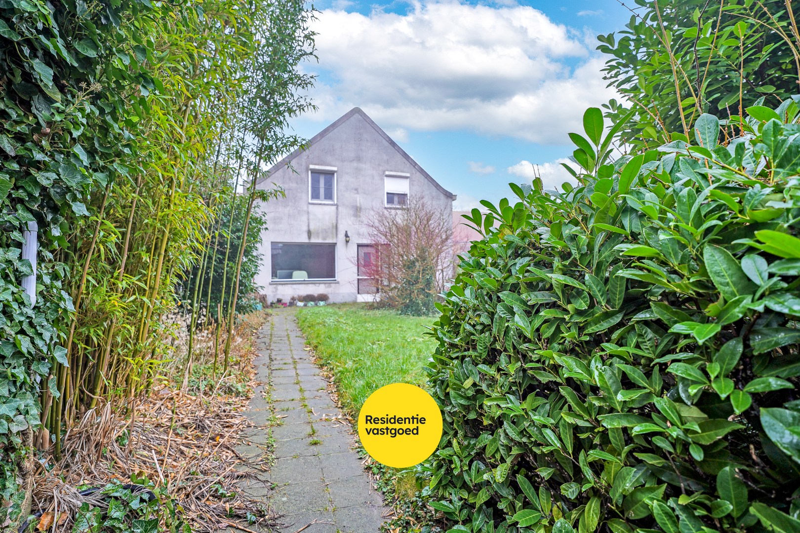 Gezellige woning met veel potentieel te Pervijze op 341m²! 