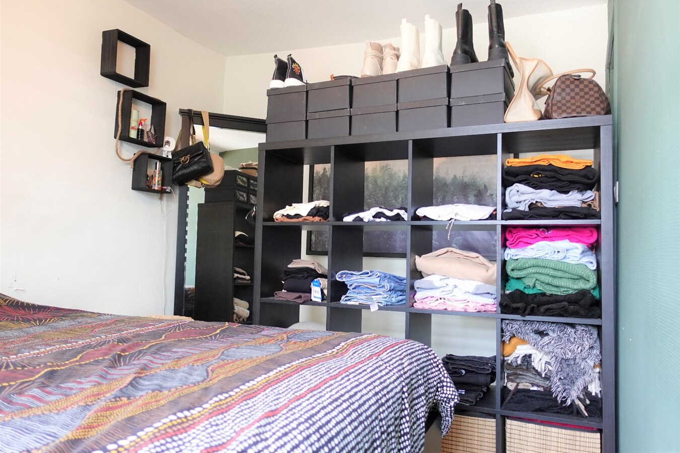 Gerenoveerde (deels) rijwoning met 2 slaapkamers 