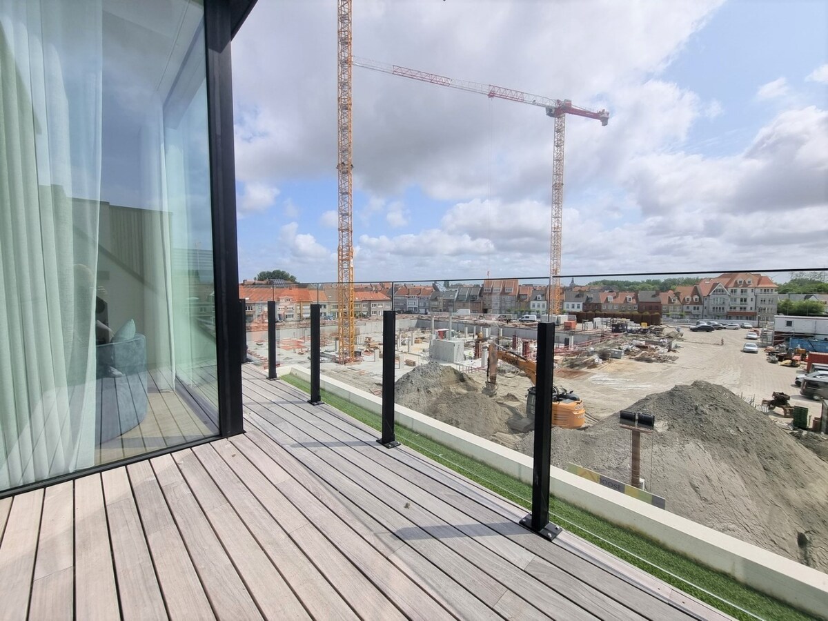 Prachtig, zeer luxueus nieuwbouwappartement met groot terras en open zichten - Heist 