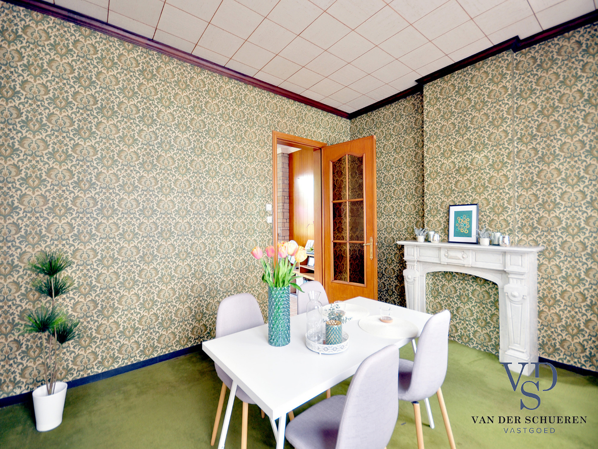 Degelijke en stijlvolle herenwoning. Uitstekend gelegen ! 