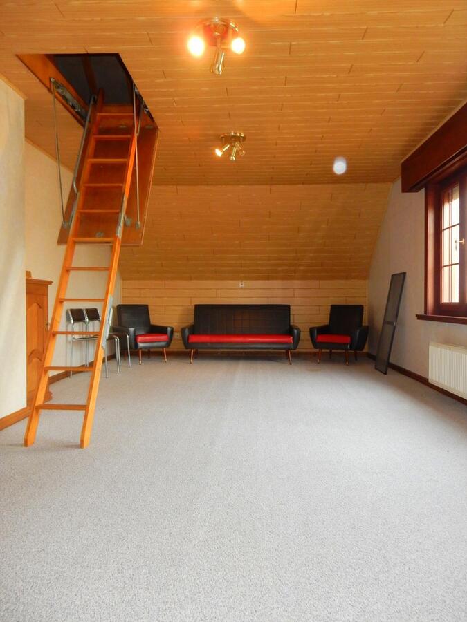 Charmante fermette met 2 garages 