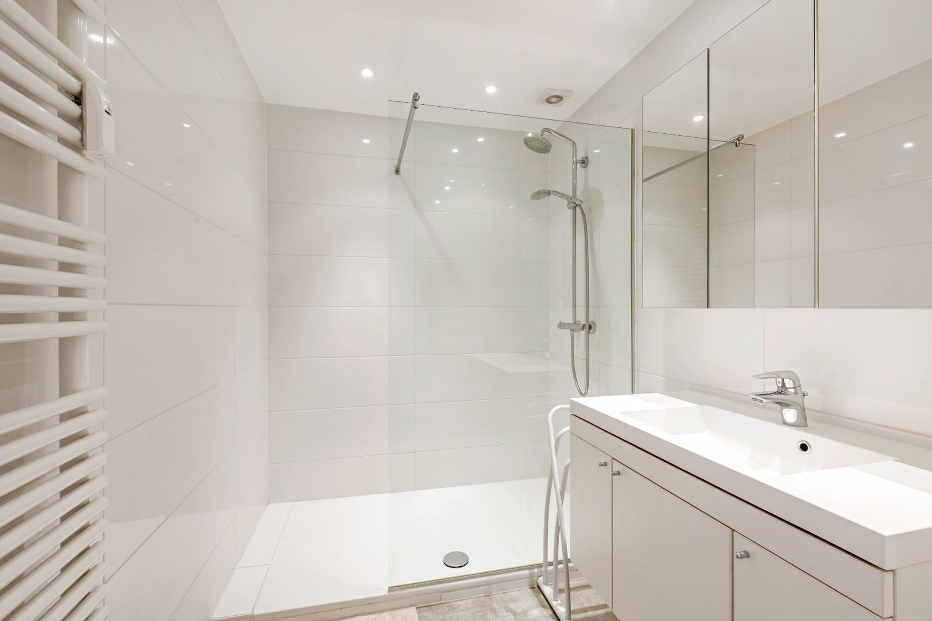 APPARTEMENT DE VACANCES  (LOC. SAISONNIERE) 