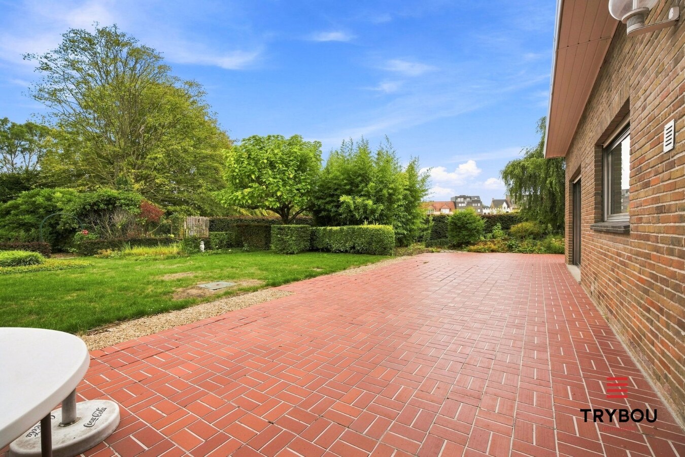 Ruime alleenstaande villa op een royaal perceel van 1265m² 