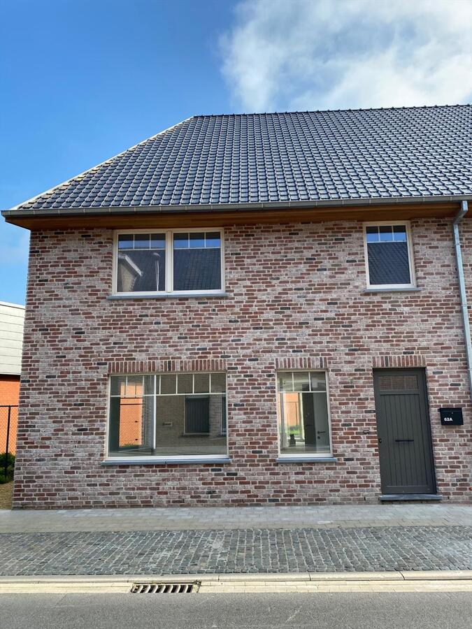 Woning met 4 slaapkamers en garage te Koekelare 