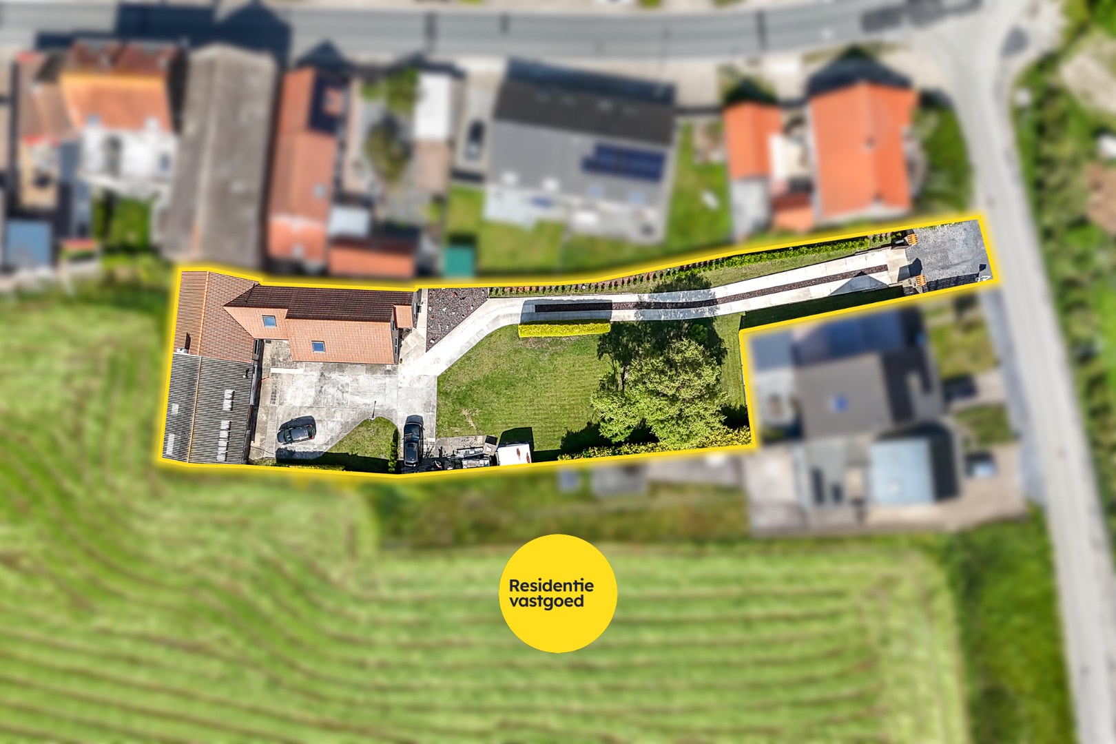 Alleenstaande woning op ruim perceel met vernieuwd woongedeelte en loods (80 m²) 