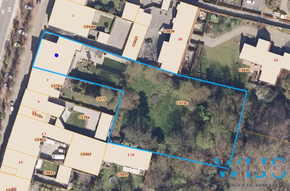 Karaktervolle dokterswoning op 3.106m² in CENTRUM ERTVELDE 